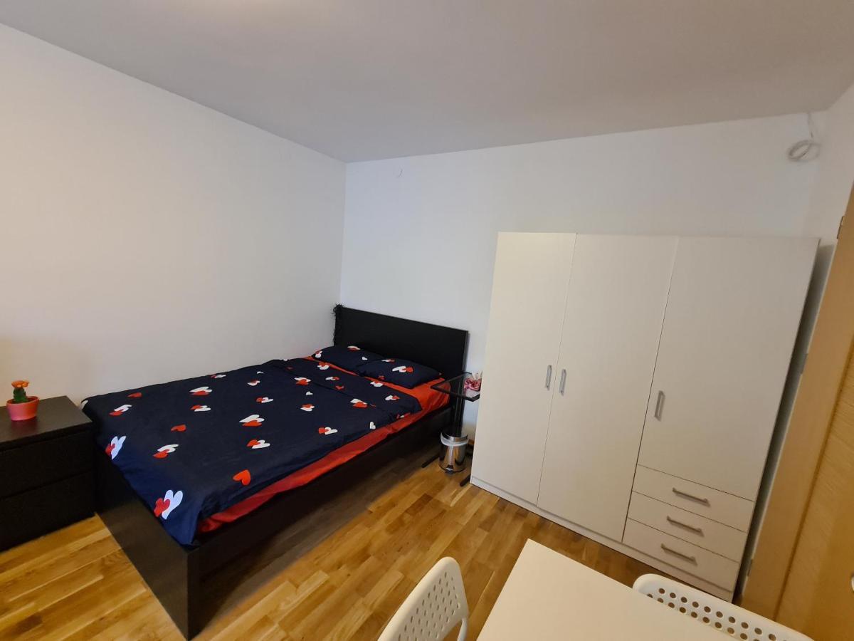 Mirrorroom Pl Citycenter Warsawa Bagian luar foto
